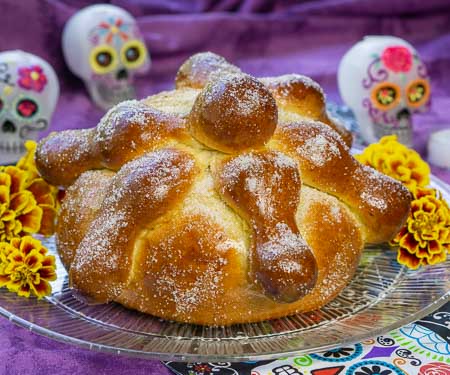 Mexican-Day-of-the-Dead-Bread-Pan-de-Muerto-8570-450